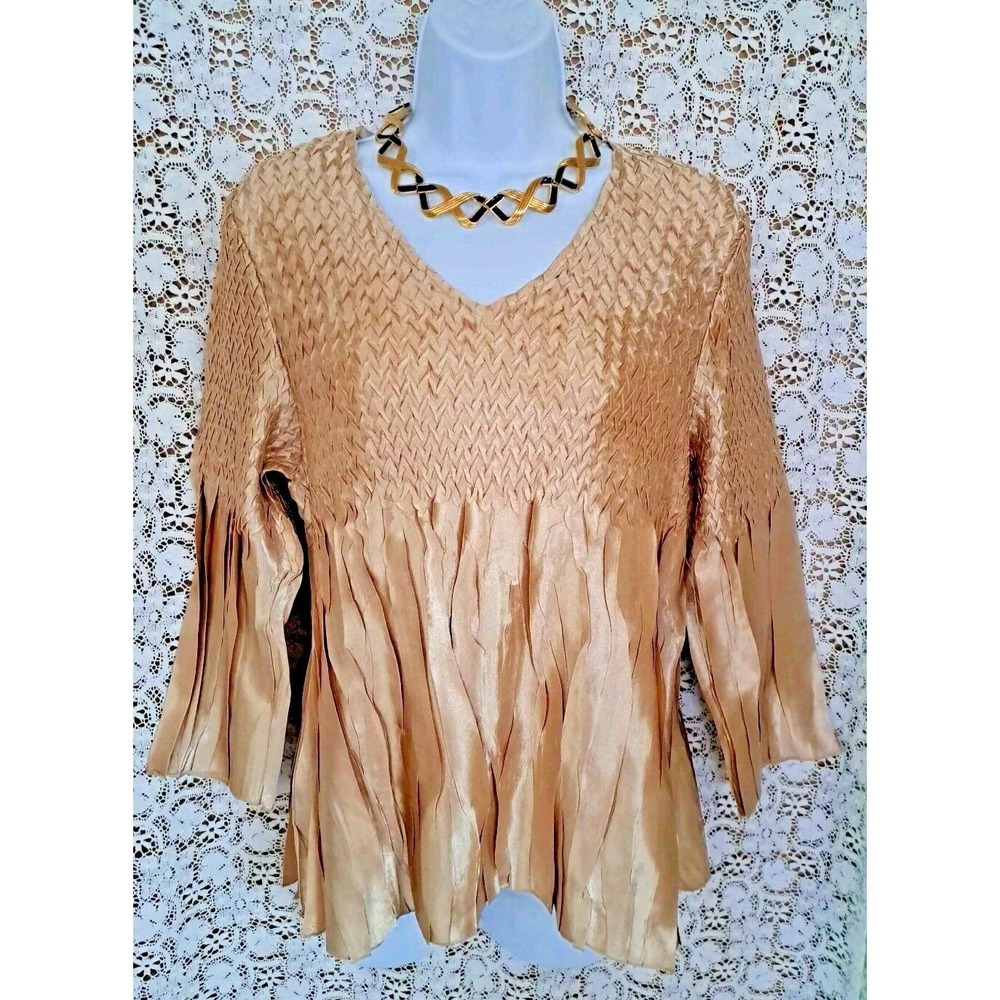 Essentials by Milano Top Size M Gold Shimmer Metallic Crinkle Fabric Babydoll‎